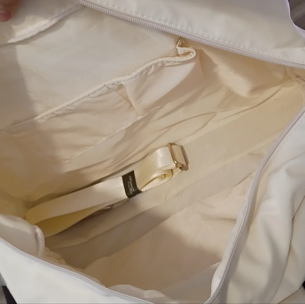 NWT Bella Russo Cream Ivory Quilted 17.7